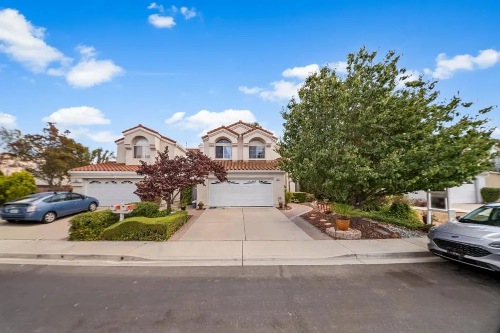 272 Edgewater Drive Milpitas, CA 95035