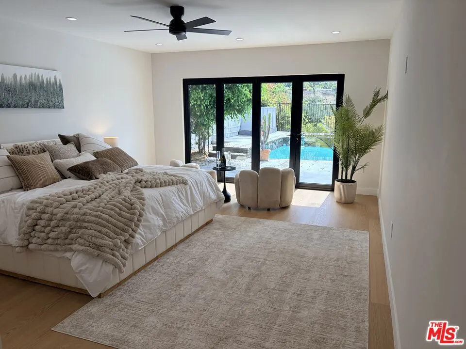2252 Gloaming Way Los Angeles, CA 90210