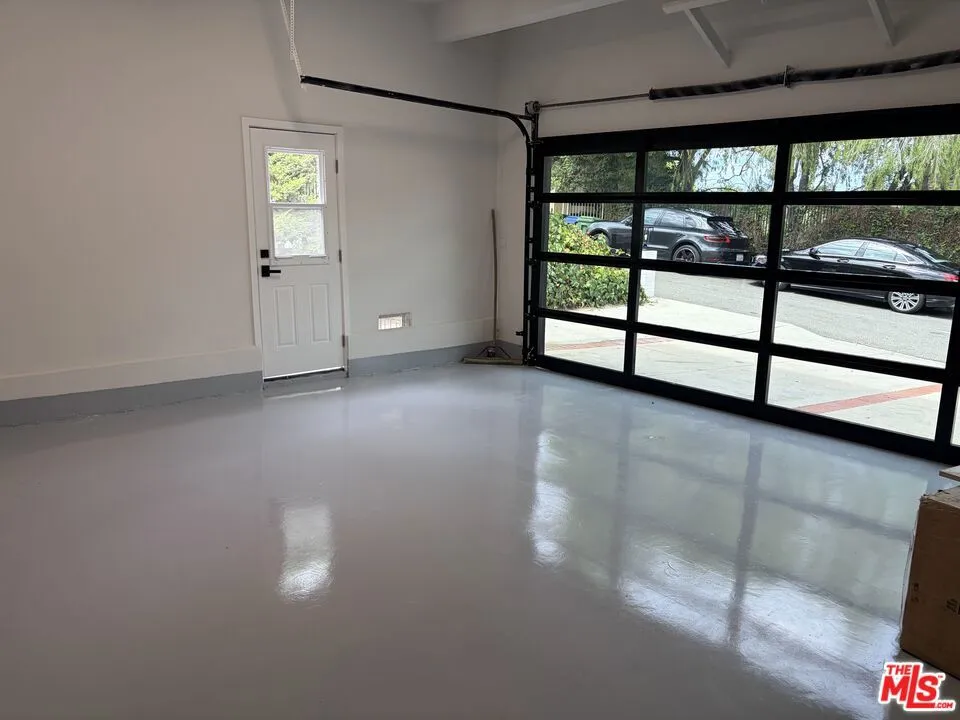 2252 Gloaming Way Los Angeles, CA 90210