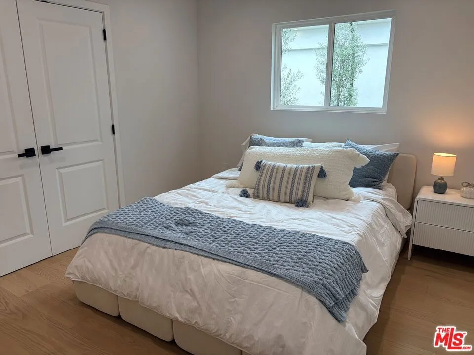 2252 Gloaming Way Los Angeles, CA 90210