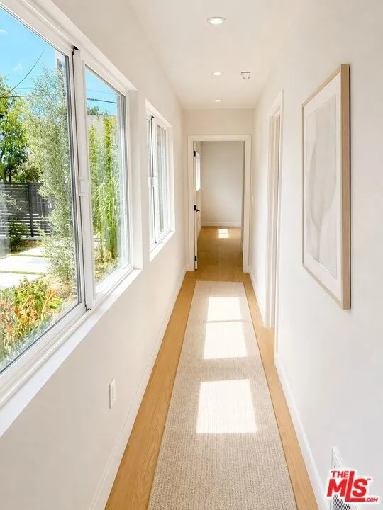 2252 Gloaming Way Los Angeles, CA 90210