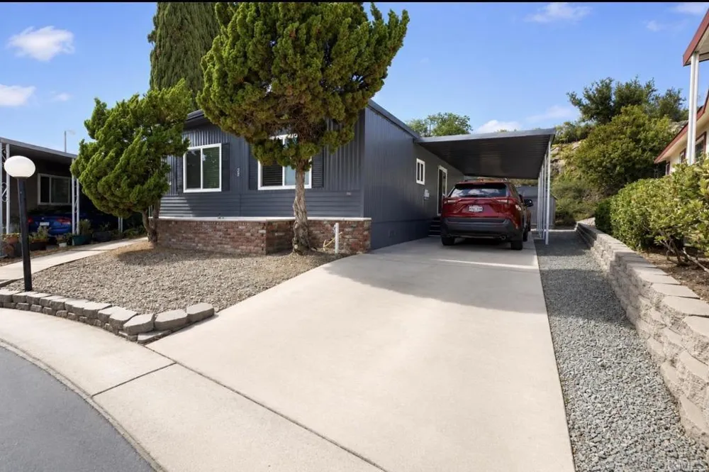 2003 Bayview Heights Drive #SPC 29 San Diego, CA 92105