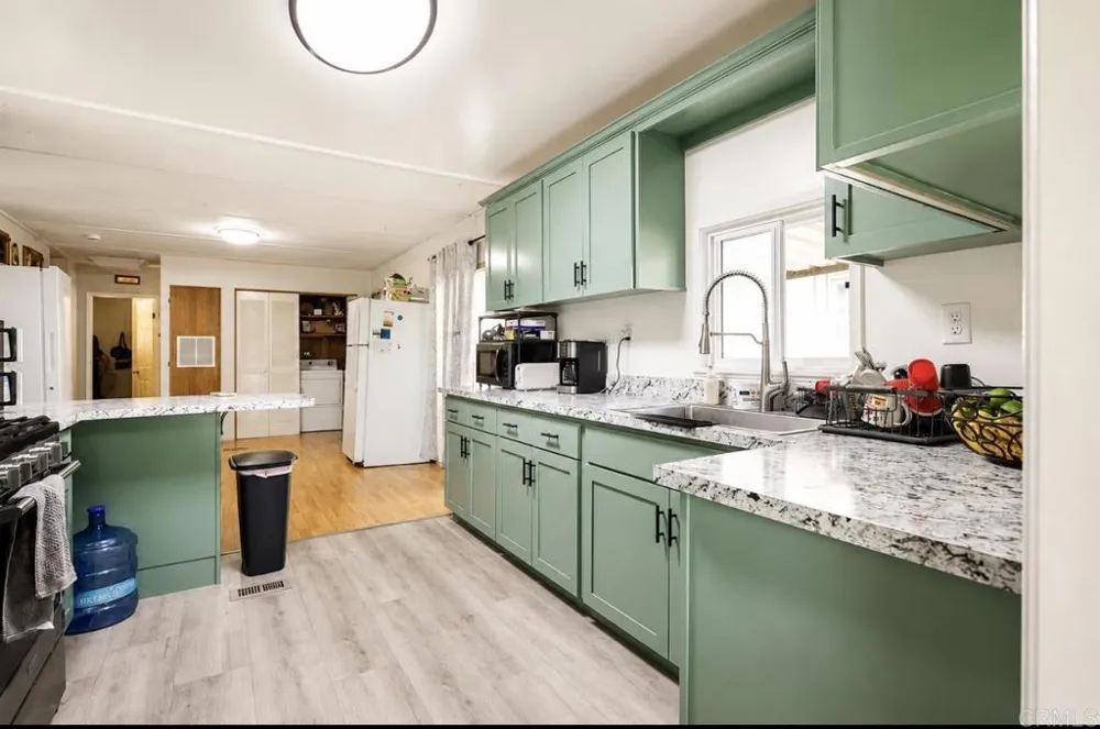 2003 Bayview Heights Drive #SPC 29 San Diego, CA 92105