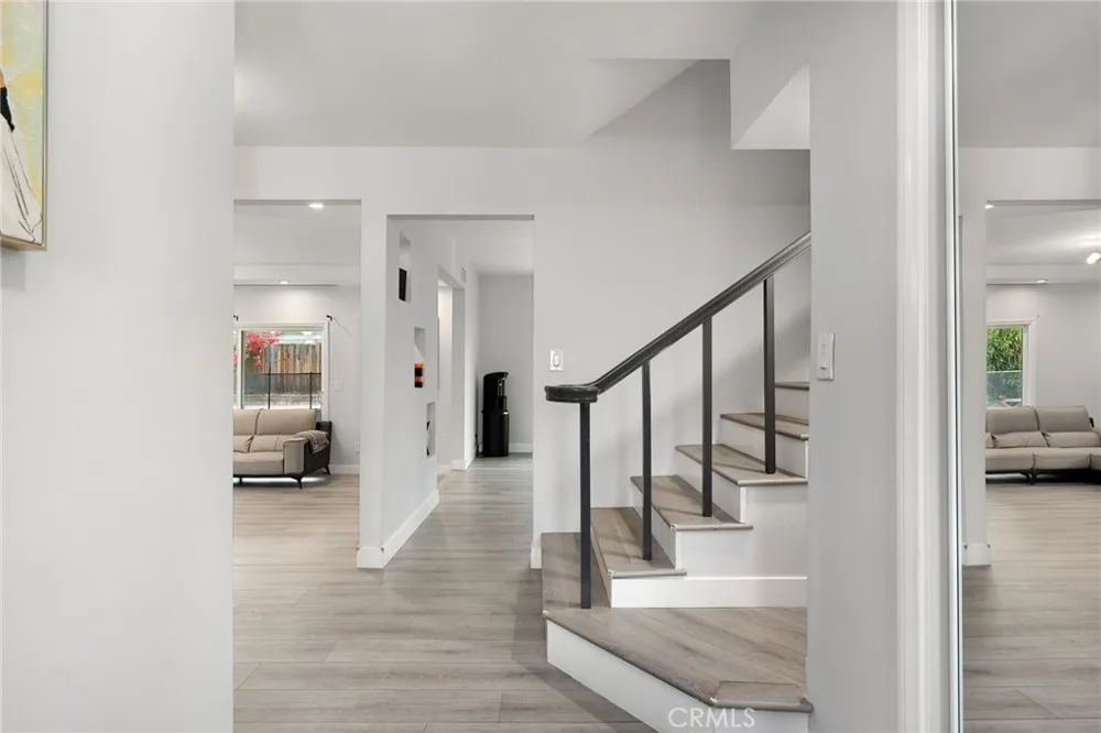 20745 Ingomar Street Winnetka, CA 91306