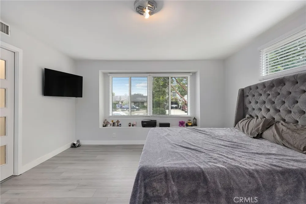 20745 Ingomar Street Winnetka, CA 91306