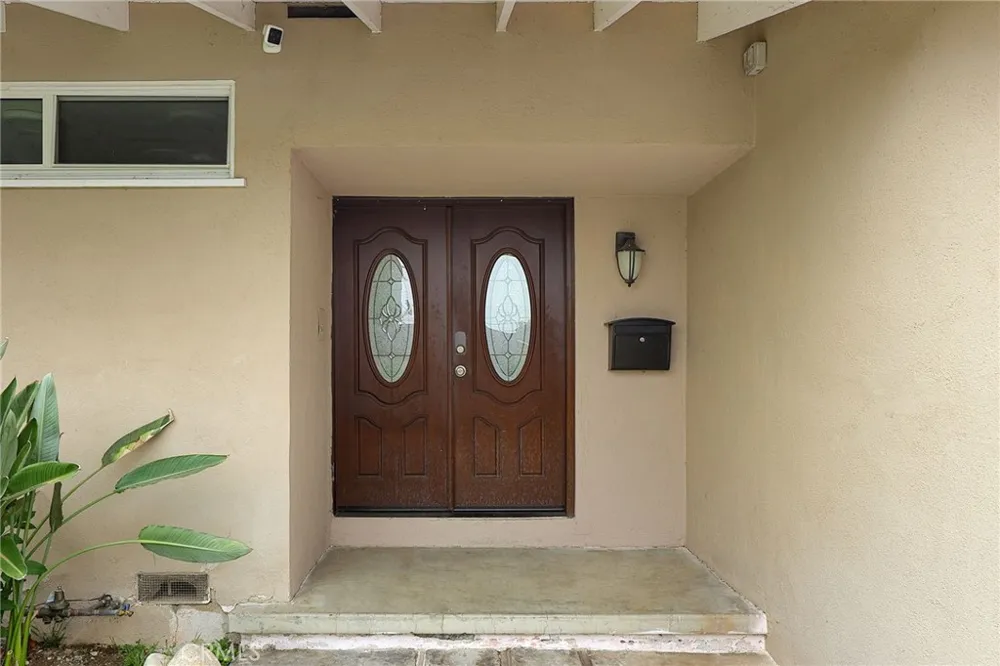 20745 Ingomar Street Winnetka, CA 91306