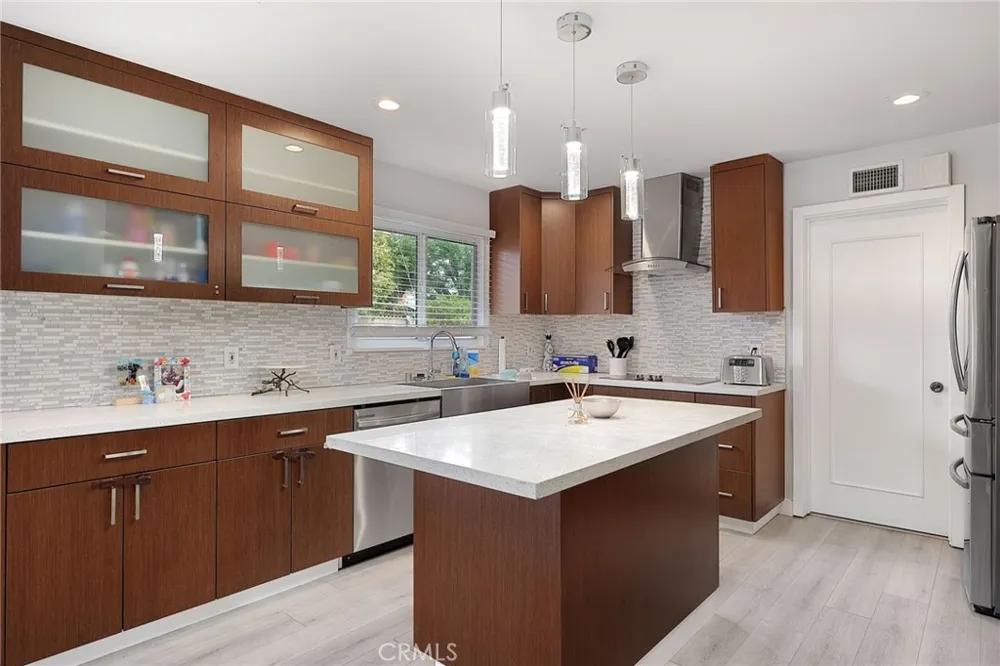 20745 Ingomar Street Winnetka, CA 91306