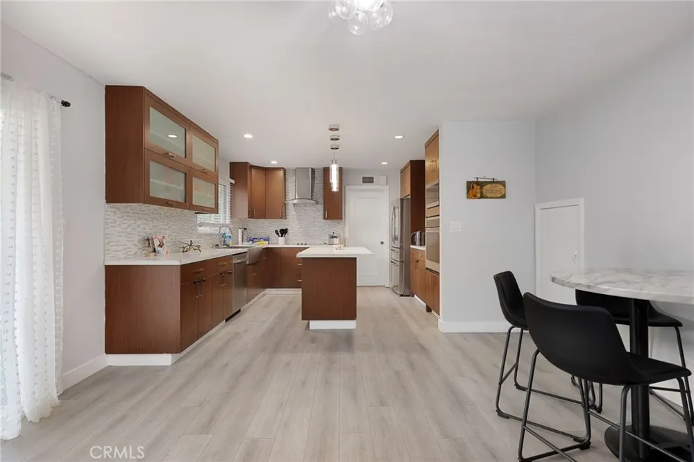 20745 Ingomar Street Winnetka, CA 91306