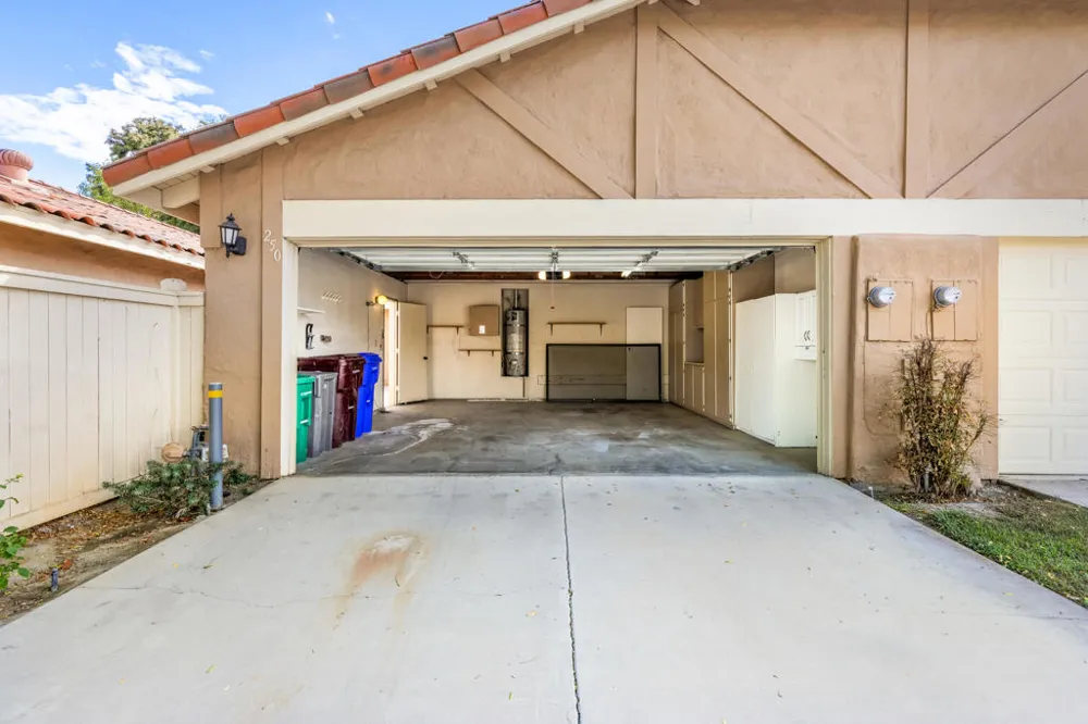 250 Serena Drive Palm Desert, CA 92260