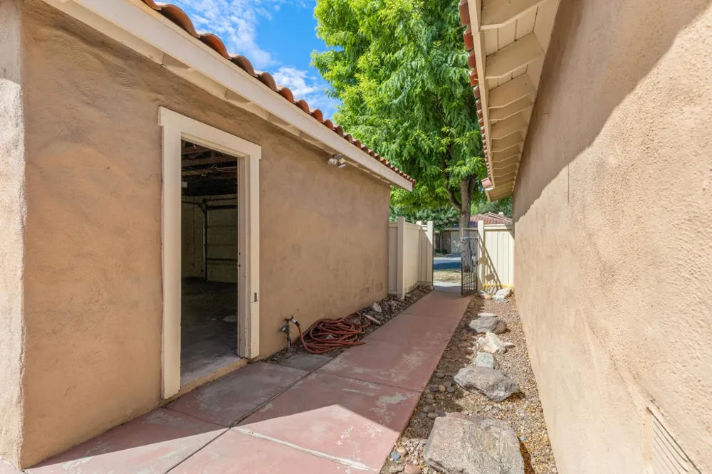 250 Serena Drive Palm Desert, CA 92260