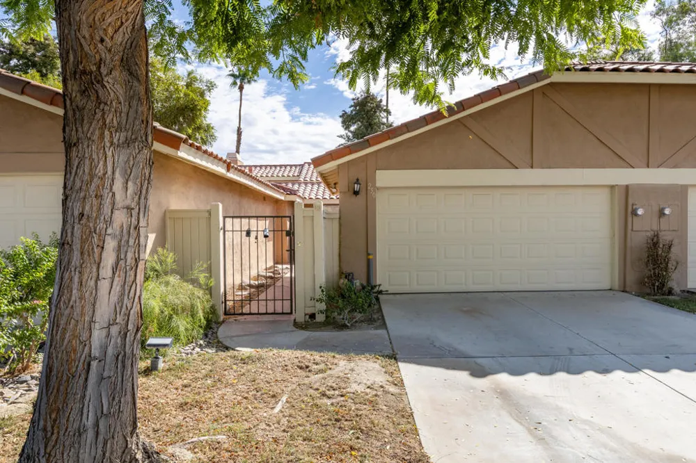 250 Serena Drive Palm Desert, CA 92260
