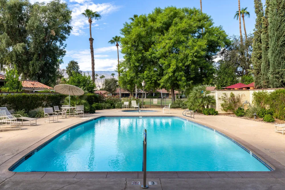250 Serena Drive Palm Desert, CA 92260