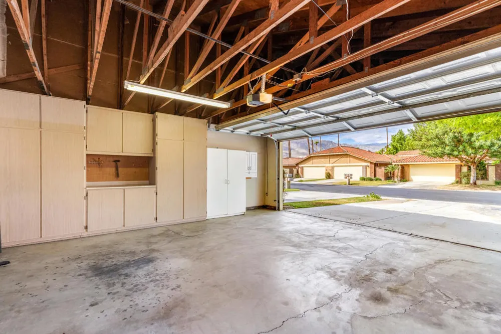 250 Serena Drive Palm Desert, CA 92260