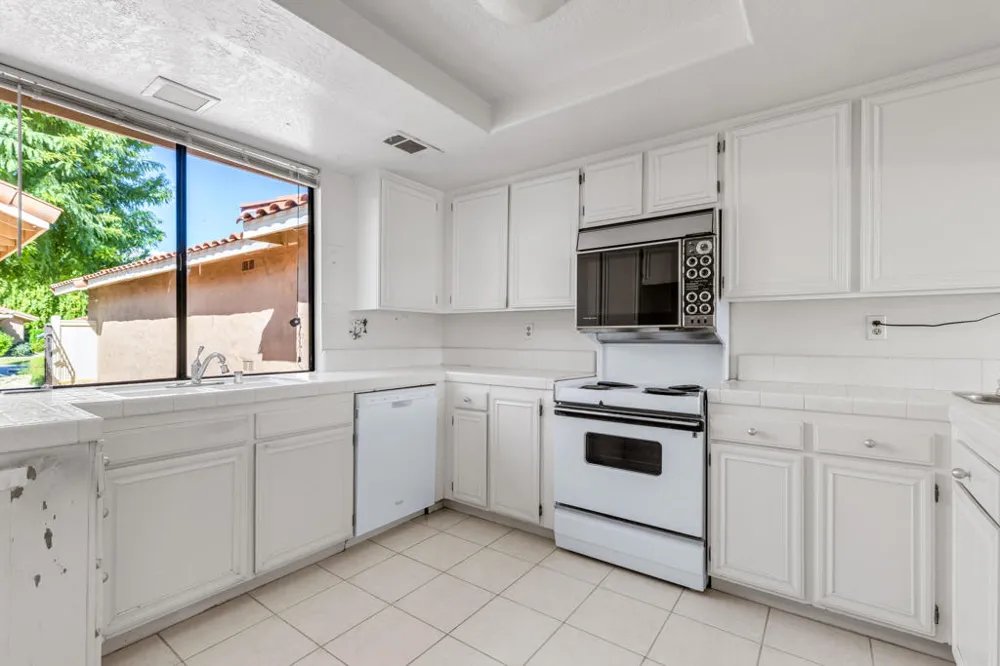 250 Serena Drive Palm Desert, CA 92260