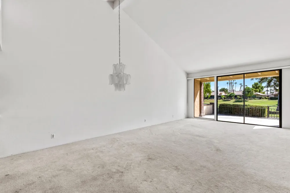 250 Serena Drive Palm Desert, CA 92260