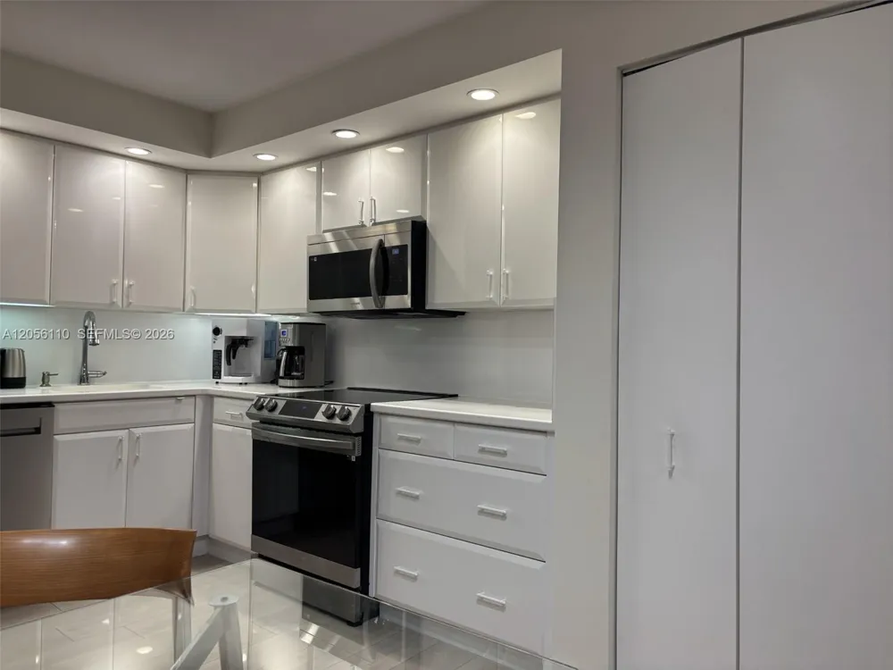 1370 S Ocean Blvd #1207 Pompano Beach, FL 33062