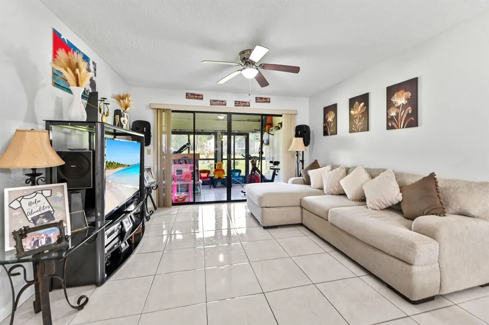 3385 Lucerne Park Drive 