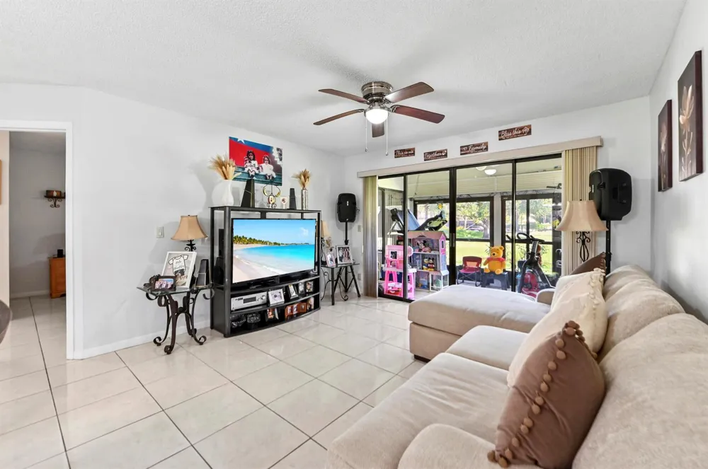 3385 Lucerne Park Drive 