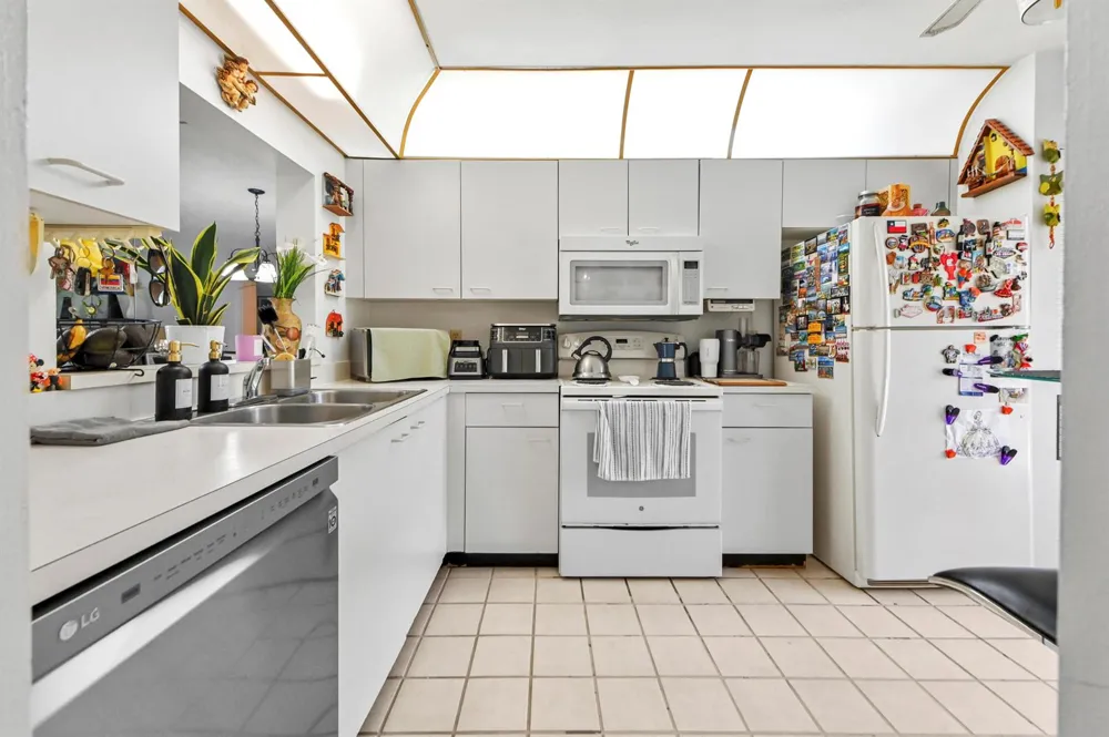 3385 Lucerne Park Drive 