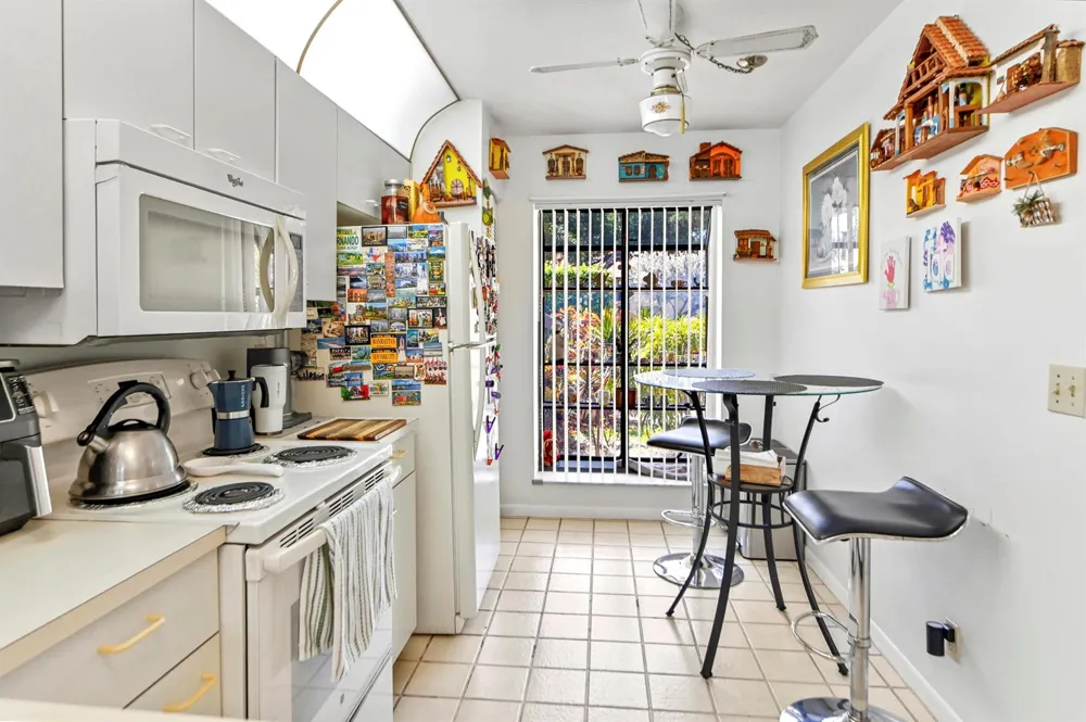 3385 Lucerne Park Drive 