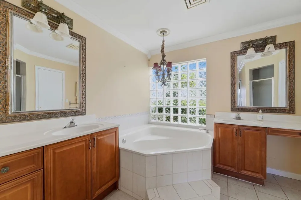 10884 Paso Fino Drive Wellington, FL 33449