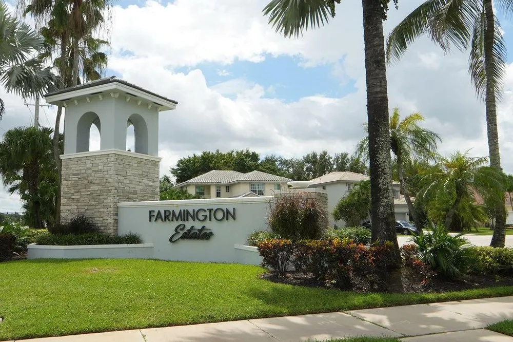 10884 Paso Fino Drive Wellington, FL 33449