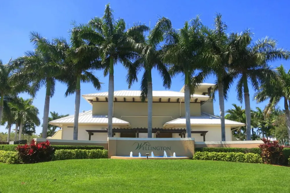 10884 Paso Fino Drive Wellington, FL 33449