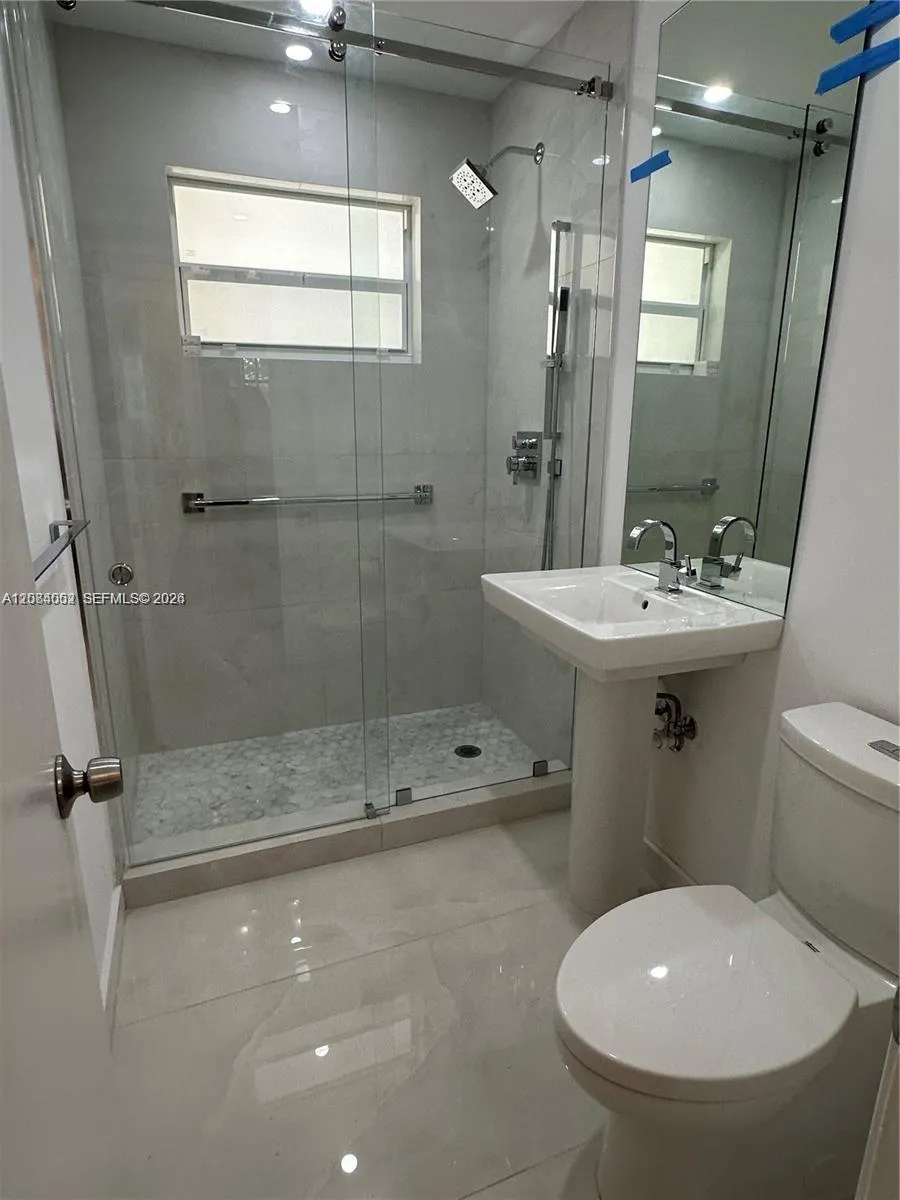 10500 NW 28th Ct #10500 Miami, FL 33147