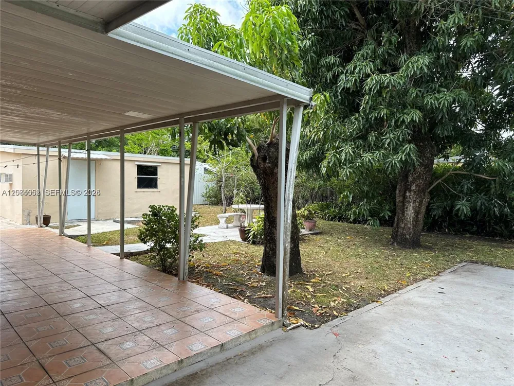 10500 NW 28th Ct #10500 Miami, FL 33147