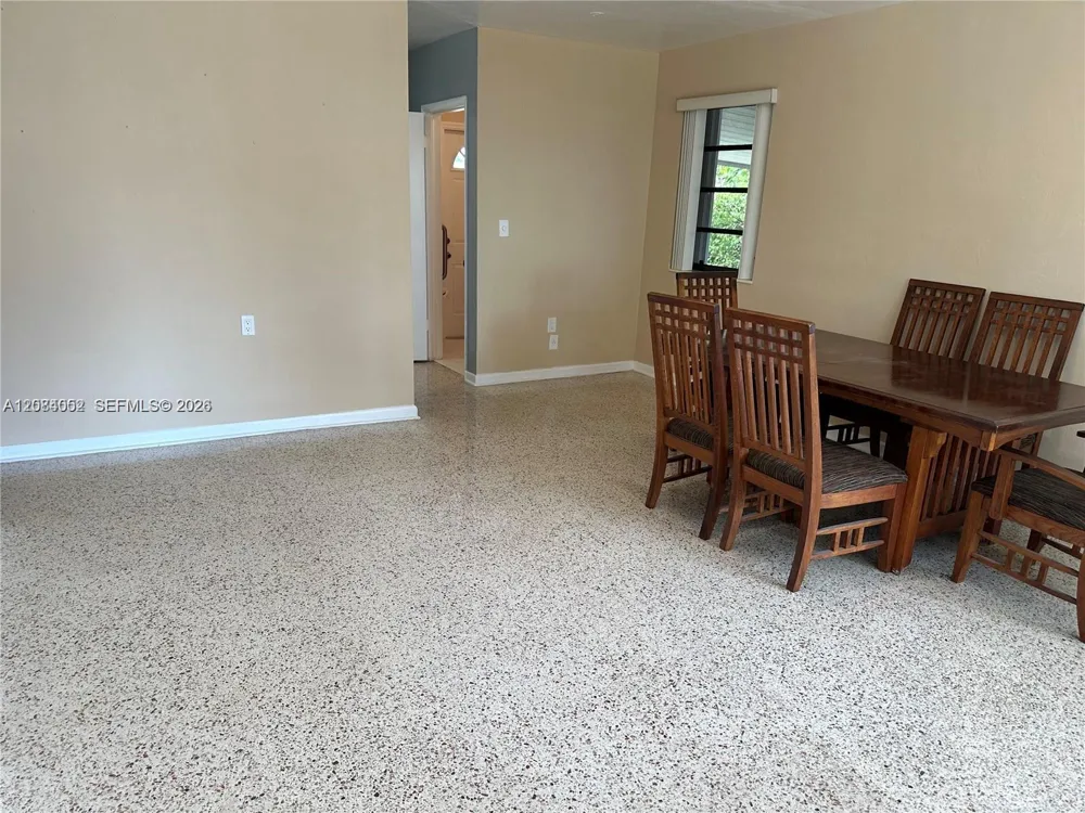 10500 NW 28th Ct #10500 Miami, FL 33147