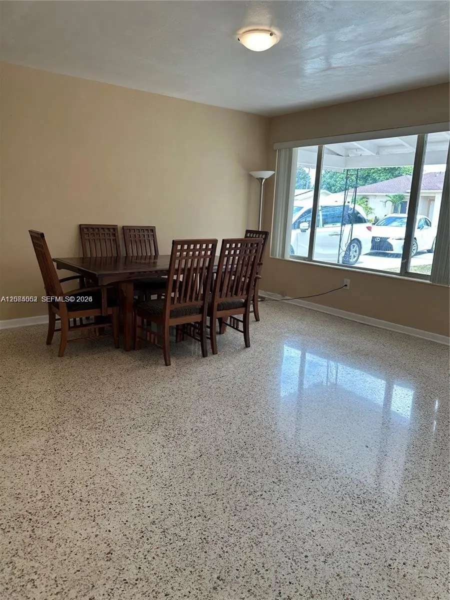 10500 NW 28th Ct #10500 Miami, FL 33147
