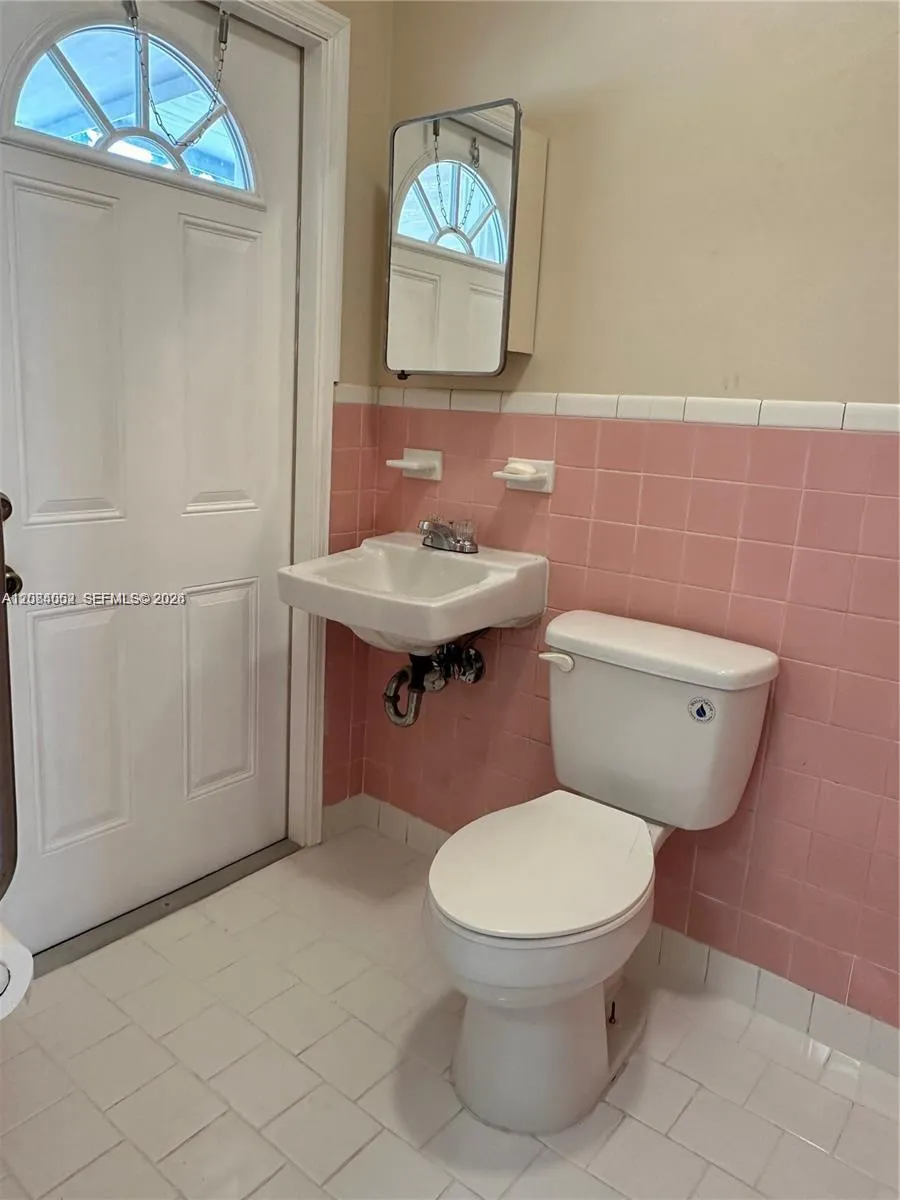 10500 NW 28th Ct #10500 Miami, FL 33147