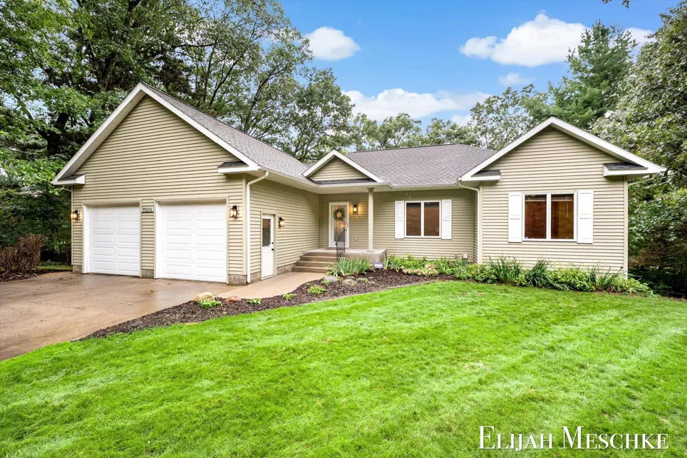 7099 Oak Shore Drive Twin Lake, MI 49457