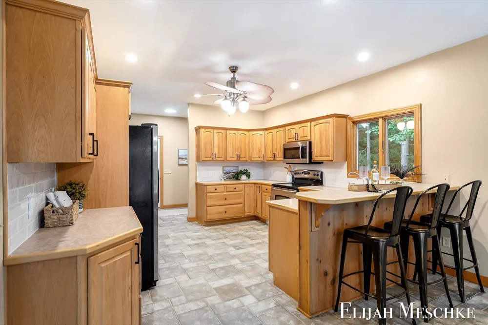 7099 Oak Shore Drive Twin Lake, MI 49457