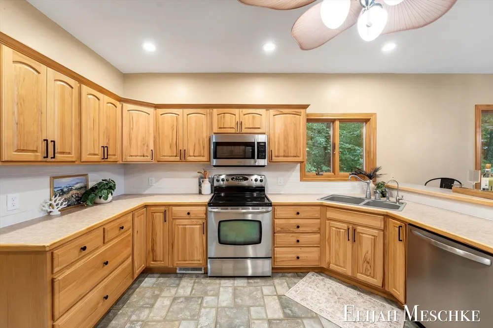7099 Oak Shore Drive Twin Lake, MI 49457