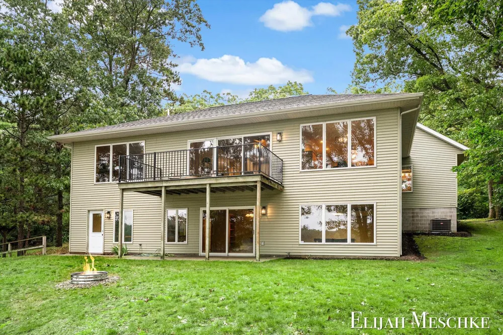 7099 Oak Shore Drive Twin Lake, MI 49457