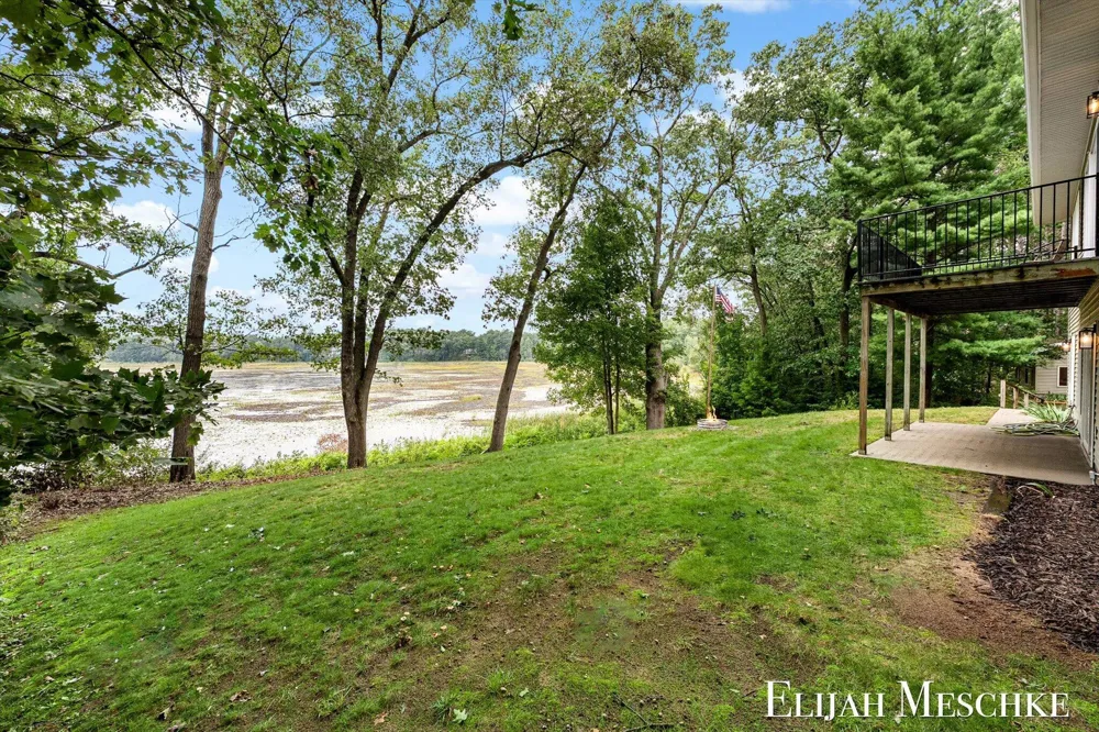 7099 Oak Shore Drive Twin Lake, MI 49457