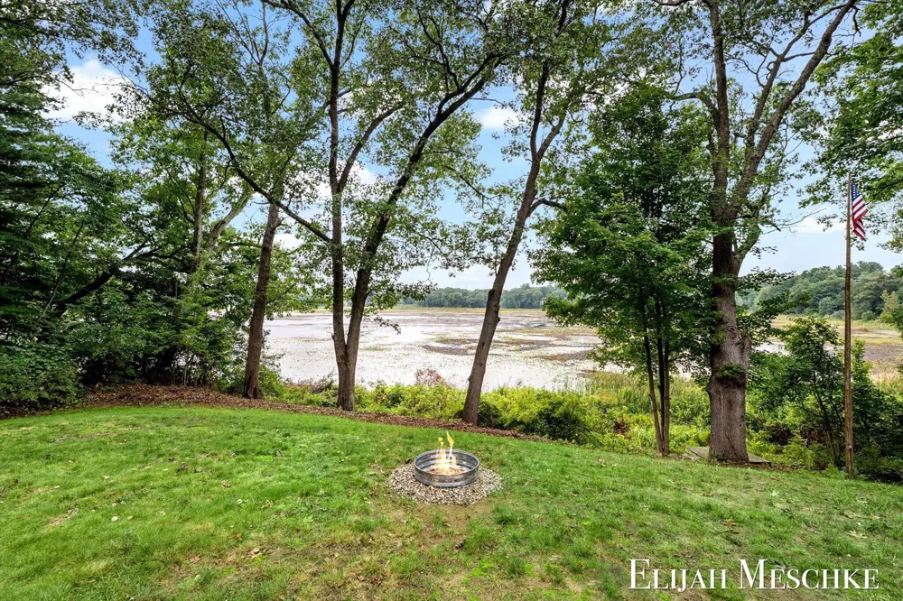 7099 Oak Shore Drive Twin Lake, MI 49457
