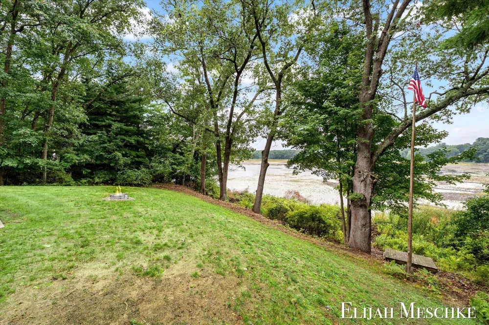 7099 Oak Shore Drive Twin Lake, MI 49457