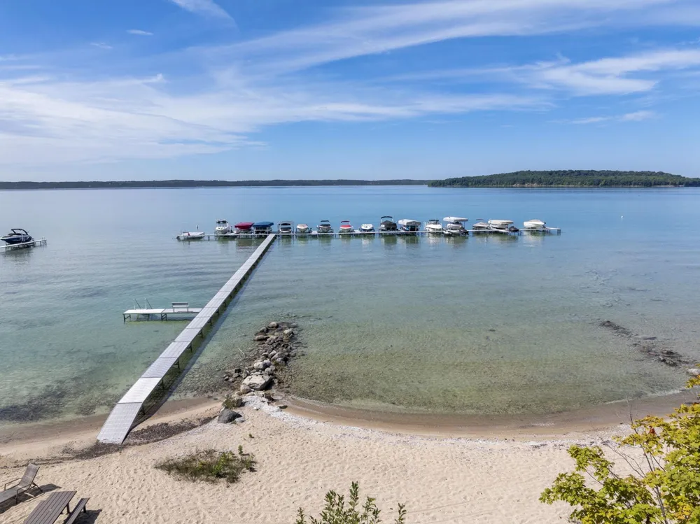 1375 Braebury Way Peninsula Township, MI 49686