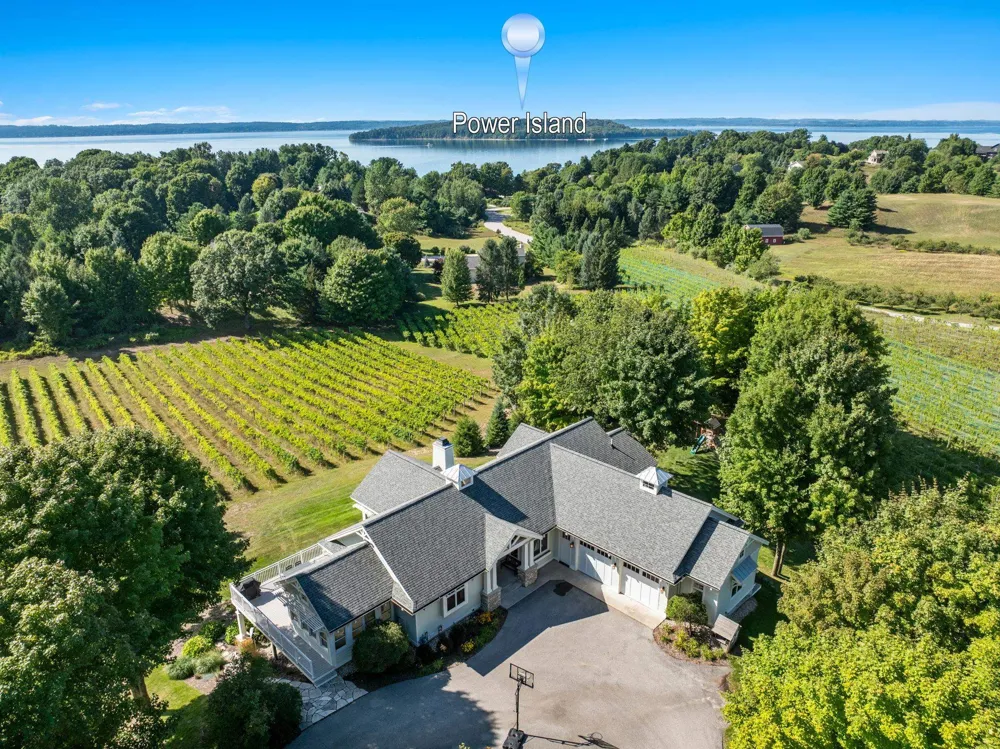 1375 Braebury Way Peninsula Township, MI 49686