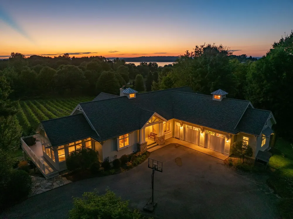 1375 Braebury Way Peninsula Township, MI 49686