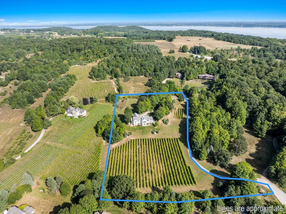 1375 Braebury Way Peninsula Township, MI 49686