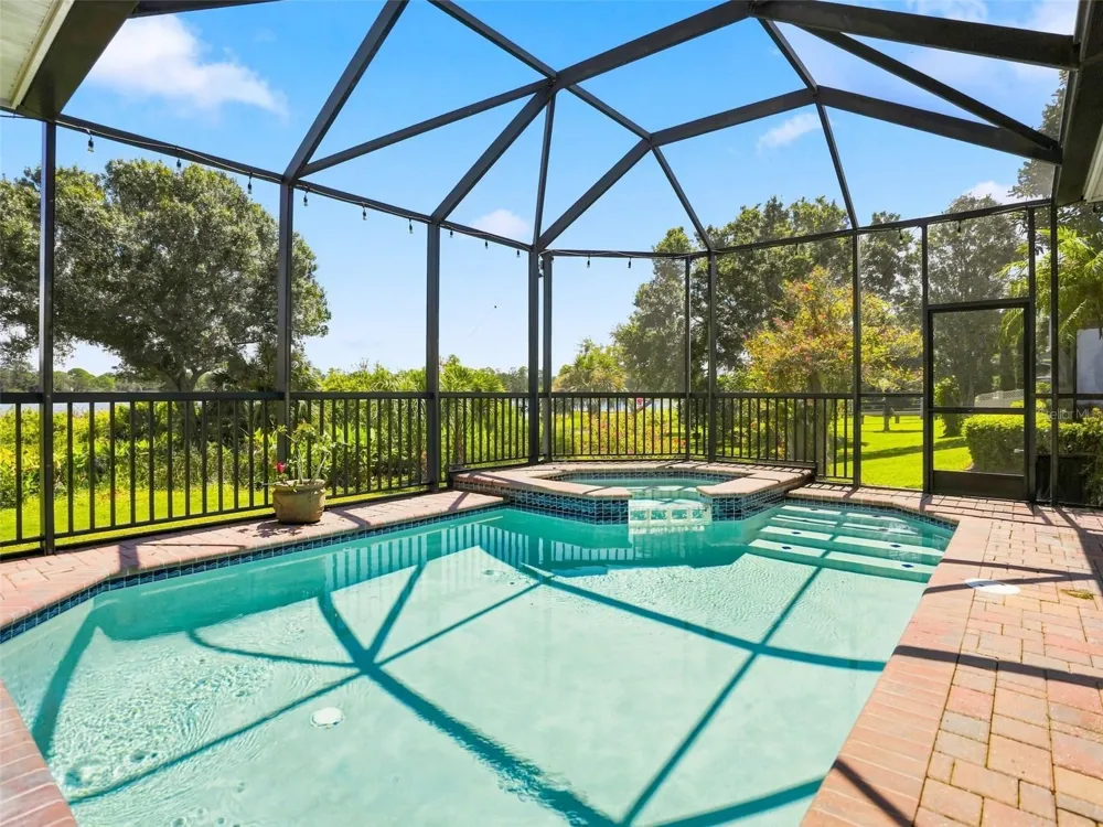 2707 LAKEBREEZE LANE S Clearwater, FL 33759