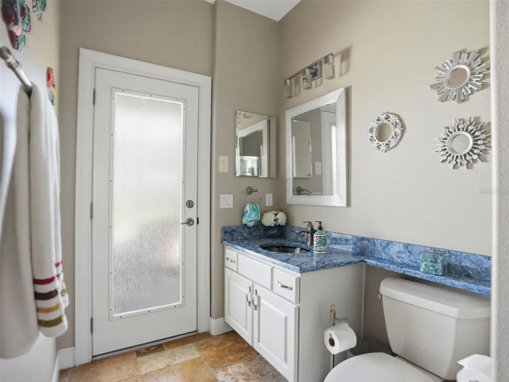2707 LAKEBREEZE LANE S Clearwater, FL 33759