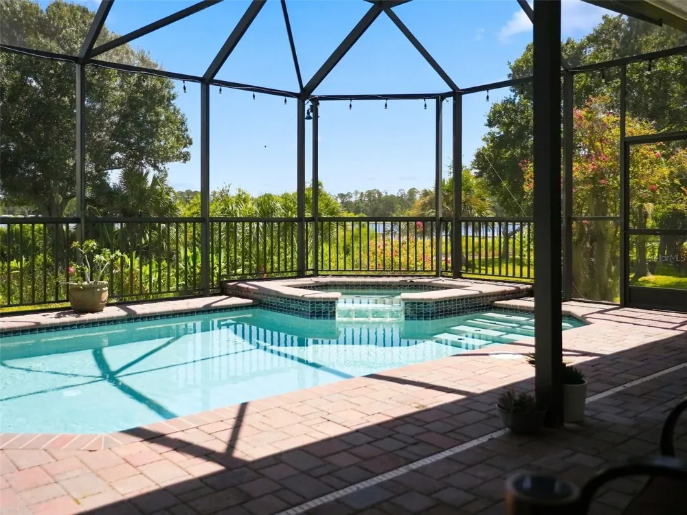 2707 LAKEBREEZE LANE S Clearwater, FL 33759