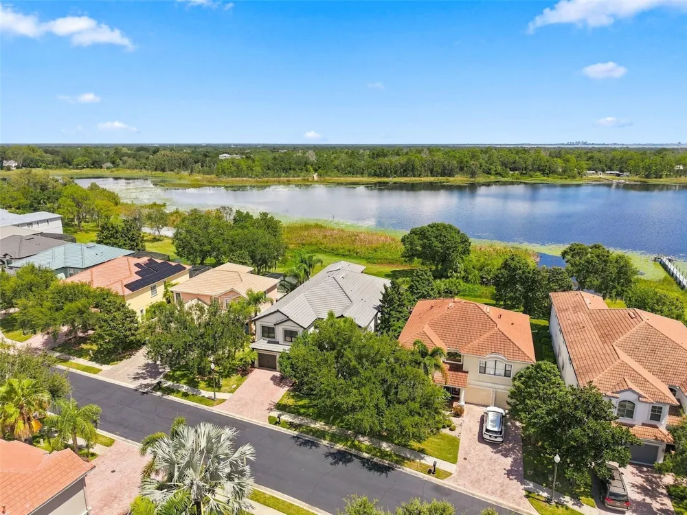 2707 LAKEBREEZE LANE S Clearwater, FL 33759