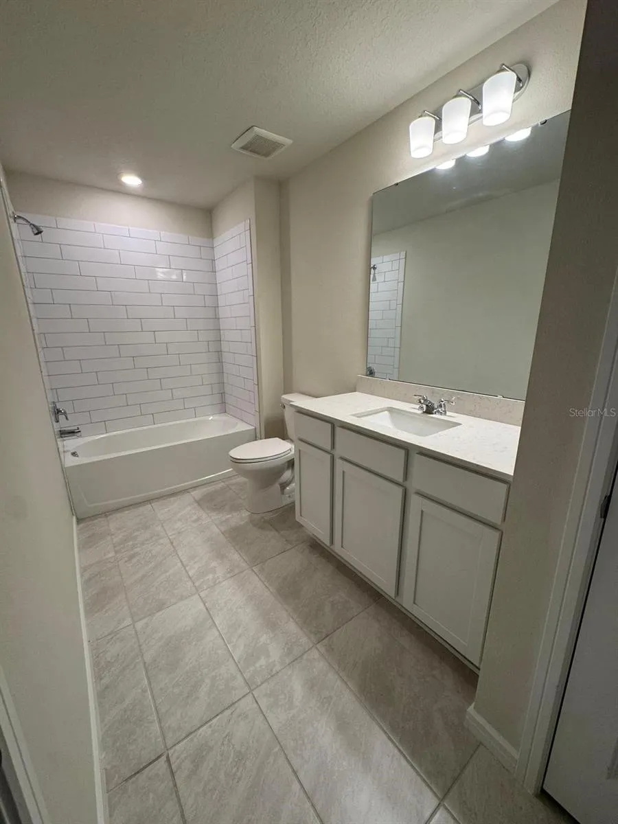 2803 STUNNING AVENUE Davenport, FL 33896
