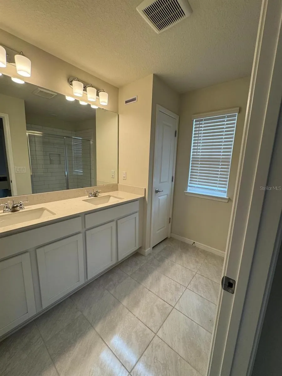 2803 STUNNING AVENUE Davenport, FL 33896