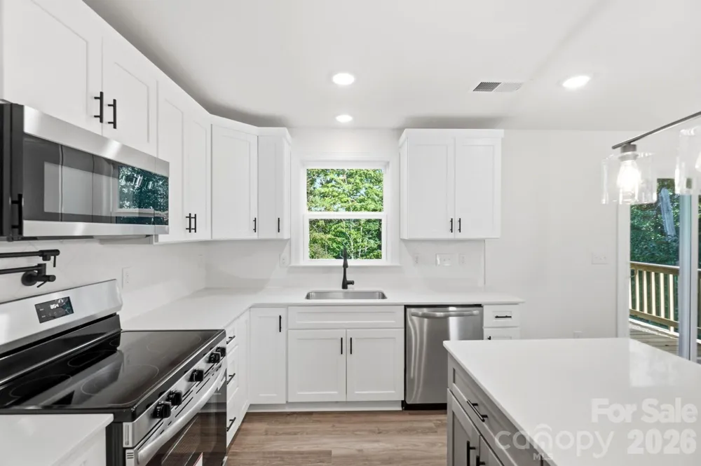 1074 Mountain Crest Drive Kings Mountain, NC 28086